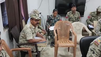 कोंडागांव: SDO(P) निमीतेश सिंह परिहार ने लिया सिटी कोतवाली में विवेचना अधिकारियों की ली बैठक