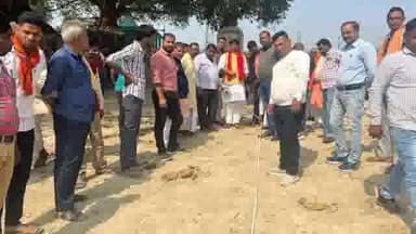 बिहपुर: स्थानीय विधायक कुमार शैलेंद्र ने बलाहा गंगा घाट का किया निरीक्षण, कहा- सौंदर्यीकरण कर घाट को बनाया जाएगा पर्यटन स्थल