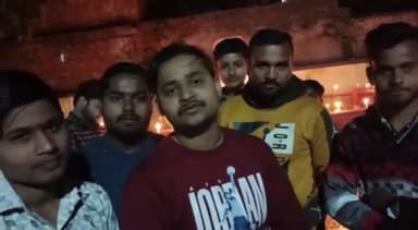 नानपारा: शिवपुर मुख्यालय पर एबीवीपी कार्यकर्ताओं ने पुलवामा हमले के शहीदों को कैंडल जलाकर दी श्रद्धांजलि, शहीदों को किया नमन