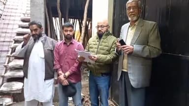 मुरादाबाद: नागफनी क्षेत्र के किसरोल दिवान खाना में कोर्ट के आदेश पर पुलिस ने रुकवाया अवैध निर्माण