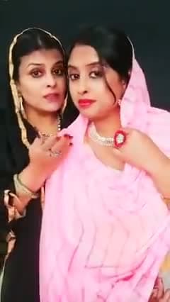 मोदी - योगी की सरकार अब बचनी नहीं अब खूबसूरत महिलाओं ने विरोध का बिगुल बजा दिया है😎😎😎😄😄😎😎