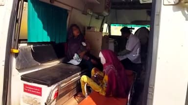 बदायूं: जगत गांव के पास टेम्पो पलटने से दो बुजुर्ग महिलायें हुईं घायल, जिला अस्पताल में इलाज जारी