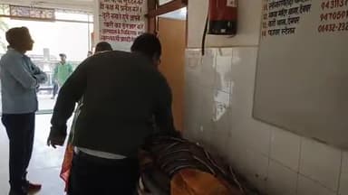 देवघर: नगर थाना क्षेत्र की 25 वर्षीय महिला ने पति से झगड़ा कर जहरीले पदार्थ का किया सेवन, हालत गंभीर