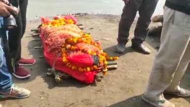 कानपुर: कानपुर देहात की कांड में जान जाने वाली मां बेटी का भारी सुरक्षा के बीच बिठूर घाट पर हुआ अंतिम संस्कार