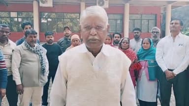 पंचकूला: सेक्टर 6 #पंचकुला हुड्डा सफाई कर्मचारियों ने की आर के नगर से प्रधान जी से बात और बोला हमारे को कौशल निगम में किया जाए