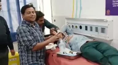 जमुई: कल्याणपुर मोहल्ले में दो पक्षों की मारपीट में एक पक्ष से 3 व दूसरे पक्ष से 2 लोग हुए घायल, अस्पताल में कराया गया भर्ती