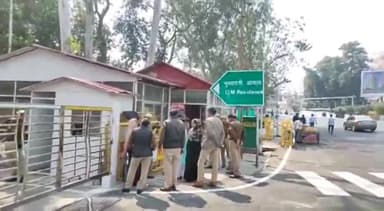 नवाबगंज: देवकली निवासी महिला ने मुख्यमंत्री आवास पहुंचकर लगाई न्याय की गुहार, पुलिस पर प्रताड़ना के लगाए आरोप