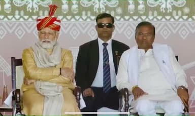 आदिमहोत्सव में हमारे यशस्वी प्रधानमंत्री श्री Narendra Modi जी के साथ मंच साझा करने का अवसर मिला एवं आदिवासी नृत्य समेत अन्य सांस्कृतिक कार्यक्रमों की प्रस्तुति देखी।  #AadiMahotsav #आदिमहोत्सव #आदि_महोत्सव #ekbharatshreshthabharat