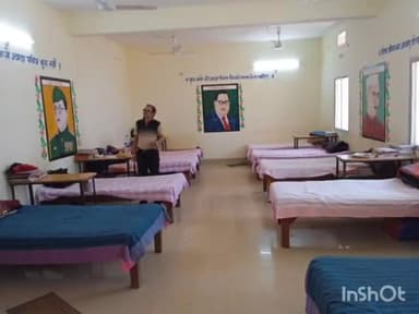 बस्तर: सहायक खंड शिक्षा अधिकारी सुशील तिवारी ने बस्तर ब्लॉक के विभिन्न स्कूल छात्रावास आश्रम का किया निरीक्षण