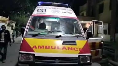 मुरादाबाद: शहर रेलवे स्टेशन के पीछे रेलवे यार्ड पर एक व्यक्ति नशे की हालत में गिरकर हुआ घायल, आरपीएफ ने अस्पताल में कराया भर्ती