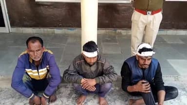 कामां: कामां क्षेत्र के राधानगरी गांव में चोरी के आरोप में ग्रामीणों ने 3 लोगों को पकड़कर पुलिस के हवाले किया