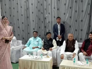 बेमेतरा: गृह मंत्री ताम्रध्वज साहू भोईनाभांठा में विवाह कार्यक्रम में हुए शामिल, ग्रामीणों से की सौजन्य मुलाकात