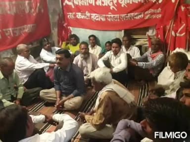 कोटा जिले के इटावा सीटू कार्यालय पर निर्माण मजदूर यूनियन की बैठक में 16 फरवरी के आंदोलन को स्थगित करने का निर्णय लिया।