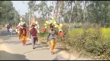 धनौरा: हरिद्वार से जल लेकर अपनी मंजिल की ओर बढ़ते शिवभक्त गजरौला पहुंचे, पुलिस रही तैनात