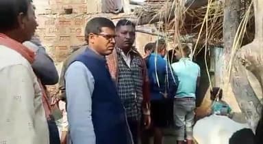 पीरो: पसौर टोला में एक घर में आग लगने से लगभग ₹50 हजार मूल्य का सामान जलकर हुआ राख