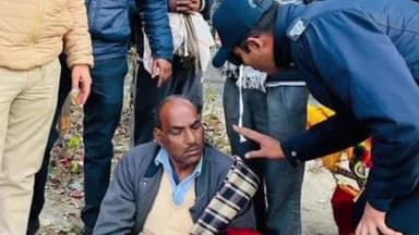 हरिद्वार: शारदीय कांवड़ यात्रा में आए कांवड़ यात्री की तबीयत खराब होने पर चंडी चौक पर तैनात पुलिसकर्मियों ने उपचार देकर की मदद