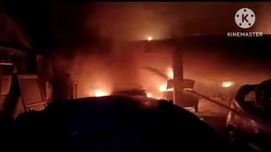 मुरादाबाद: रामगंगा बिहार में देर रात गैराज में खड़ी तीन कारों में शार्ट सर्किट से लगी आग, दमकल विभाग ने आग पर पाया काबू