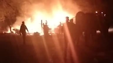 जैसलमेर: नाचना फांटा स्थित एक होटल में गैस सिलेंडर में आग लगने से जल कर राख हुआ होटल