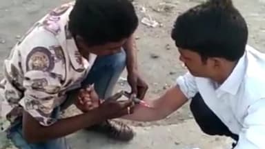 सिंगरौली: कोतवाली थाना क्षेत्र के गनियारी स्थित प्लाजा में युवा खुलेआम ले रहे ड्रग्स एवं हीरोइन, वीडियो हुआ वायरल