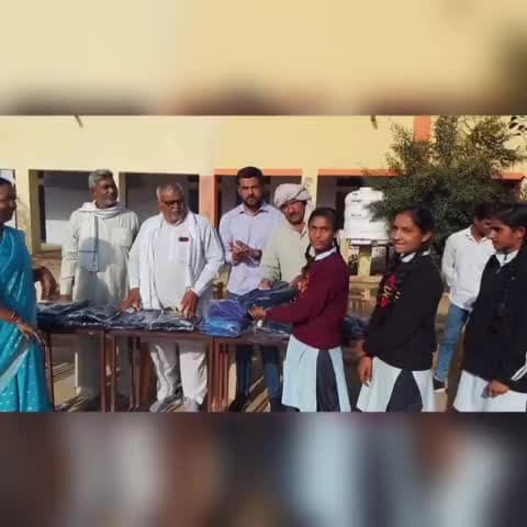 राजगढ़: स्नेह फाउंडेशन द्वारा ग्राम मीरका के रा.उ.मा.वि. मे मेधावी छात्रों को स्कोलरशिप प्रदान की गई
#Defence_academy