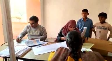 जहानाबाद: कल्पा खुर्द गांव के उत्क्रमित मध्य विद्यालय में स्वास्थ्य शिविर का हुआ आयोजन, छात्र-छात्राओं के स्वास्थ्य की हुई जांच