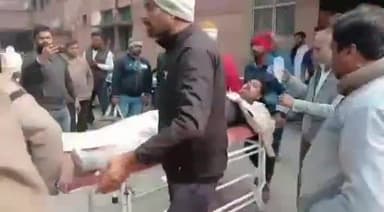 जौनपुर: नईगंज क्षेत्र में आज बाइक और बोलेरो के बीच हुई भिड़ंत में एक व्यक्ति हुआ घायल, जिला अस्पताल में कराया गया भर्ती