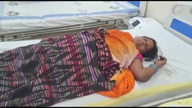 बिहार: उत्पाद विभाग की टीम ने लक्ष्मीपुर गांव से शराब के साथ एक महिला को किया गिरफ्तार, बेहोश हुई महिला