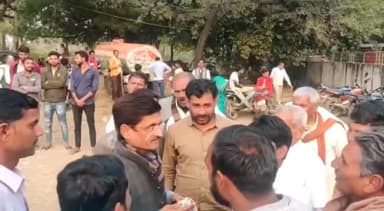 नटेरन: कांग्रेस नेता सिंधु विक्रम सिंह ने ग्राम भैरोवाग का किया दौरा, ग्रामीणों से की मुलाक़ात