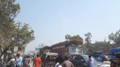 बलरामपुर: वीर विनय चौक से लेकर अंबेडकर तिराहा के समीप लगा जाम, ट्रैफिक पुलिस कर रही नियंत्रित