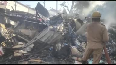 इंदौर: कमला नेहरू कॉलोनी स्थित फैक्ट्री में लगी आग, दमकल विभाग की टीम ने पाया काबू