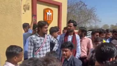 मंदसौर: मंदसौर एमआईटी कॉलेज के छात्रों को निकालने एवं टीसी देने की बात को लेकर अखिल भारतीय विद्यार्थी परिषद ने किया प्रदर्शन