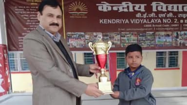 रूड़की: केंद्रीय विद्यालय नंबर-2 के छात्र ने ऋषिकेश में आयोजित कुश्ती प्रतियोगिता में हासिल किया रजत पदक, स्कूल में हुआ सम्मानित