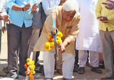 ಗದಗ: ನಗರದ ಗಂಗಿಮಡಿಯಲ್ಲಿ ಉರ್ದು ಶಾಲಾ ಕೊಠಡಿ ನಿರ್ಮಾಣಕ್ಕೆ ಶಾಸಕರಿಂದ ಭೂಮಿಪೂಜೆ