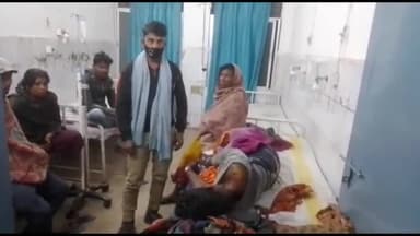 अररिया: बारा के पास सामने से आ रहे मवेशी को बचाने के क्रम में बाइक अनियंत्रित होकर पोल से टकराई, एक युवक घायल