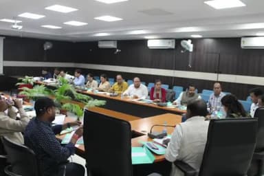 गोलमुरी-सह-जुगसलाई: साकची में निजी क्षेत्र में 75% पदों पर स्थानीय उम्मीदवारों को नियोजन कराने को लेकर उपायुक्त की अध्यक्षता में हुई बैठक