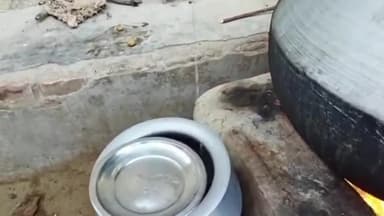 ईसागढ़: बमनावर गांव में अवैध शराब बेच रहे व्यक्ति को पुलिस ने पकड़ा, 5 लीटर शराब की जब्त