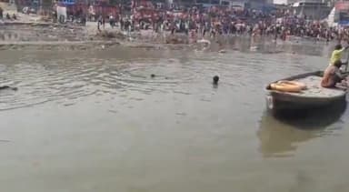अनूपशहर: अलीगढ़ से कांवड़ लेने आए दो श्रद्धालु अनूपशहर गंगा घाट पर पानी में डूबे, गोताखोरों ने एक को बचाया; दूसरे की तलाश जारी