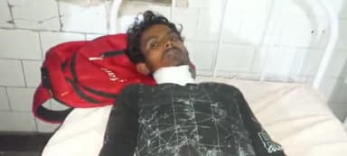 बदायूं: रोडवेज बस स्टैंड पर एक युवक ने शाहजहांपुर के यात्री पर ब्लेड से किया हमला, पुलिस ने आरोपी युवक को हिरासत में लिया