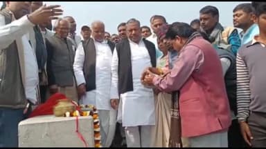 नूरसराय: अजनौरा गांव में छठ घाट का मंत्री श्रवण कुमार व सांसद कौशलेंद्र कुमार ने किया शिलान्यास