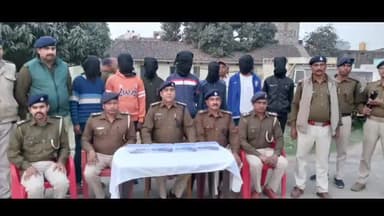 बेतिया: कृषि बाजार चौक, नंदपुर ढाला और पोखर चौक के पास से 7 अपराध कर्मियों को अवैध हथियार के साथ पुलिस ने किया गिरफ्तार