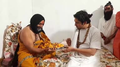 बागेश्वर धाम के धीरेंद्र कृष्ण शास्त्री जी के हंसी मजाक के समय का विडियो जरूर देखे