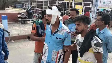 गोपालगंज: कबिलासपुर गाँव में टेंपो और बाइक की टक्कर में दो युवक हुए घायल, इलाज के लिए सदर अस्पताल में भर्ती