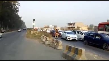 धनौरा: गजरौला में कांवड़ियों की सुरक्षा हेतु हाईवे को पुलिस ने किया वनवे, शाहबाजपुर डोर के पास लगे जाम को खुलवाने पहुंची पुलिस