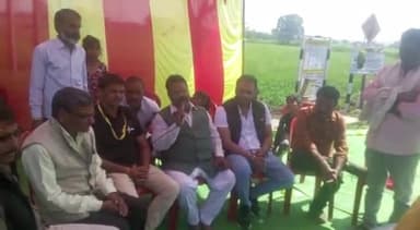 पूर्व विधानसभा कांग्रेस प्रत्याशी सुभाष बोहत एडवोकेट ने महाशिवरात्रि के अवसर पर ग्राम साहबा में प्रसाद वितरण में भाग लिया और उपस्थित धर्म प्रेमी बंधुओं को महाशिवरात्रि की शुभकामनाएं प्रेषित की ।