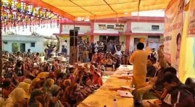 तेंदूखेड़ा: ग्राम रिछई में विकास यात्रा के दौरान विधायक धर्मेंद्र सिंह लोधी ने कहा- मुख्यमंत्री बहनों को प्रतिमाह देंगे ₹1000