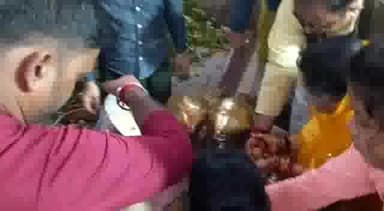 गोपालगंज: सिनेमा रोड स्थित बाबा बाल खंडेश्वरनाथ मंदिर में 3 क्विंटल दूध से किया गया अभिषेक