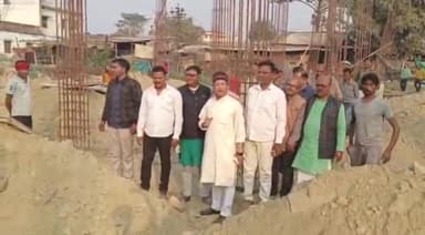 पंडौल: पीएचसी सह रेफरल अस्पताल के निर्माणाधीन भवन का उद्योग मंत्री ने किया निरीक्षण, निर्माण प्रगति धीमी पर जताई नाराजगी