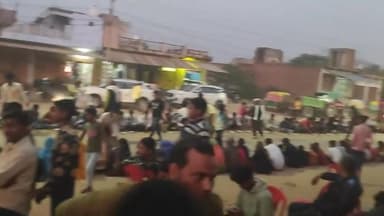 #त्यागी_समाज_धौलपुर द्वारा आयोजित 
#विशाल_भंडारा।
देर शाम तक #हज़ारों की संख्या में #प्रसादी_ग्रहण करने पहुंचे #भक्त।