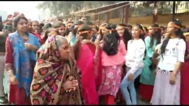 बिहार: महाशिवरात्रि के मौके पर पटेल नगर स्थित शिव मंदिर से निकाली गई कलश यात्रा