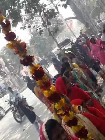 #महा_शिवरात्रि #जहानागंज मवेशी स्थित प्राचीन शिव मन्दिर पर अपार शिव भक्तों की भीड #गूँज रहा हर_हर महादेव